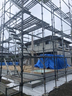 いよいよ上棟をむかえます　先日柱を建ちました：吉田町